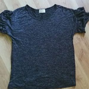 Shirt with ruffled sleeves